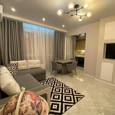 Vip Apartment In Odessa エクステリア 写真