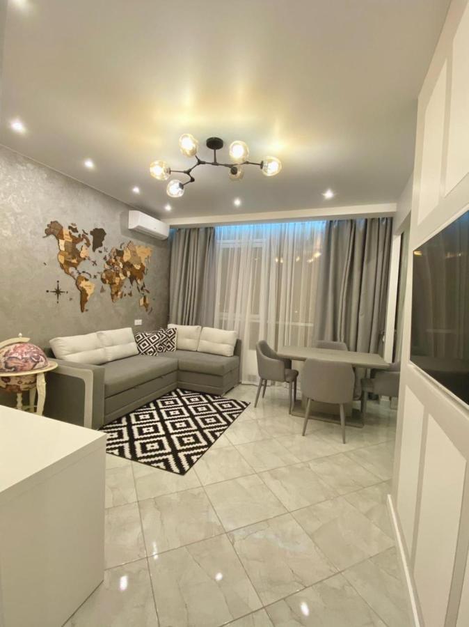 Vip Apartment In Odessa エクステリア 写真