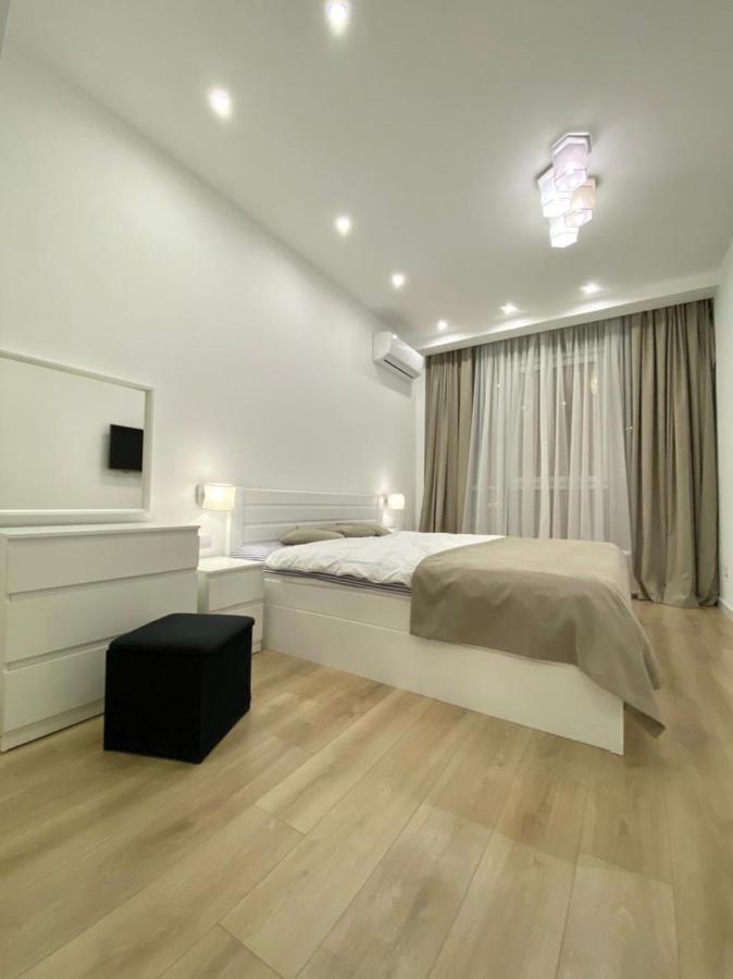 Vip Apartment In Odessa エクステリア 写真
