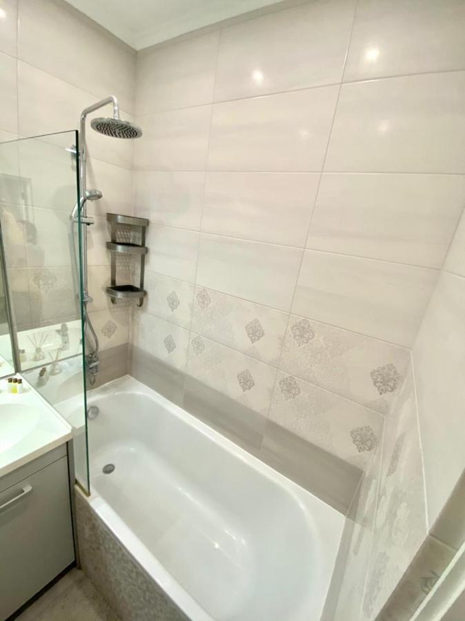 Vip Apartment In Odessa エクステリア 写真