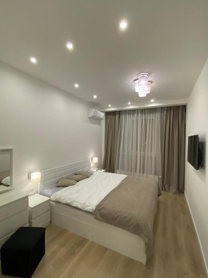 Vip Apartment In Odessa エクステリア 写真