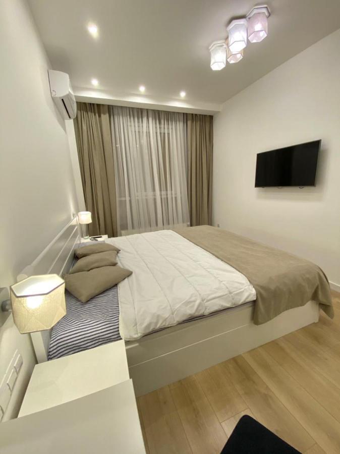 Vip Apartment In Odessa エクステリア 写真